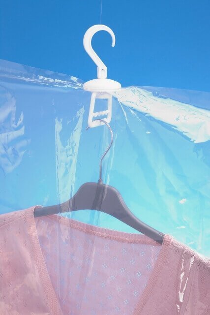 Vacuum bags for storing clothes with hangers