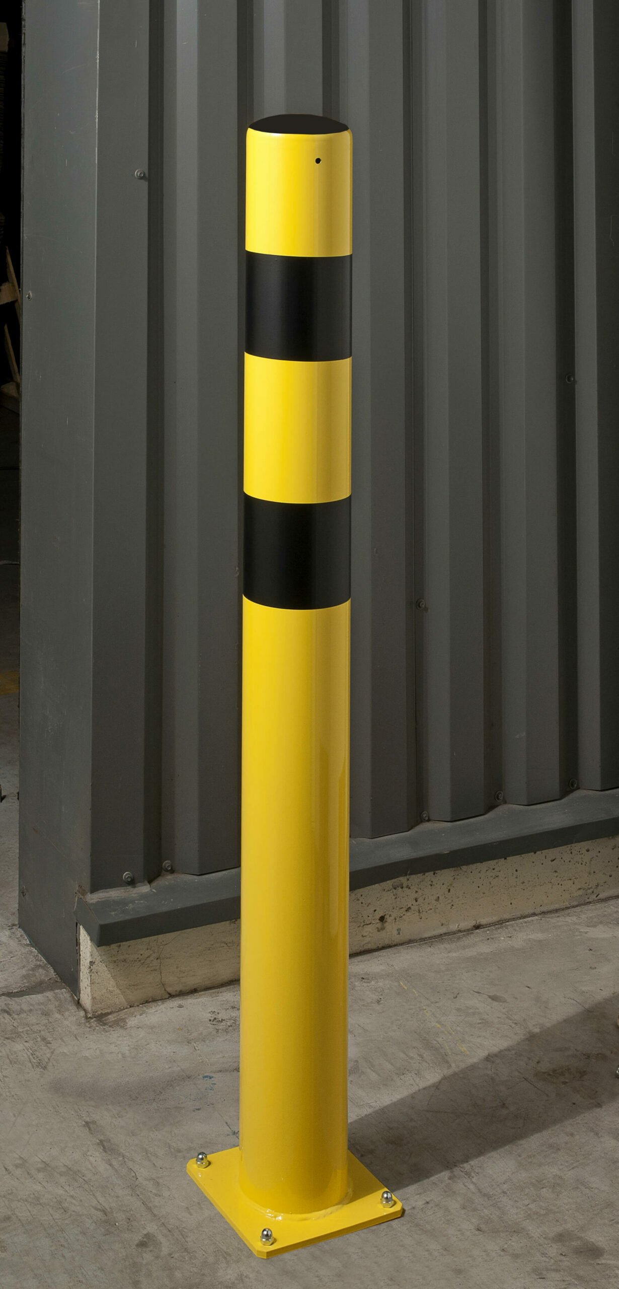 150 cm high protective poles