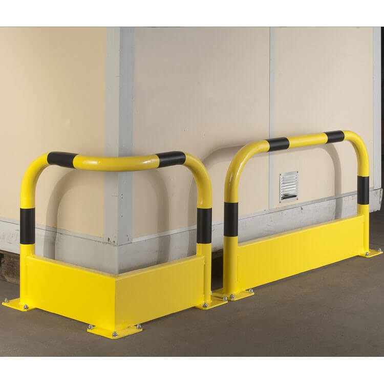 Protective hoops with additional protection against forklift forks
