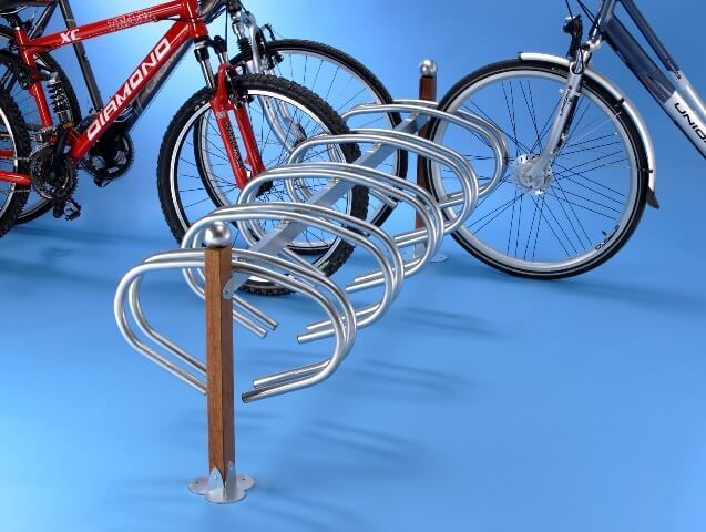 Doppelseitiger Ständer für 10 Fahrräder, mit Holzrahmen