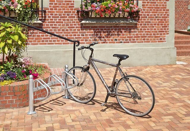 Supports à vélos galvanisés d'un côté
