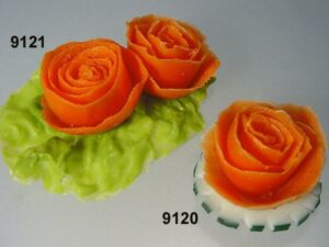 Dekoratyvinės rožytės su salota