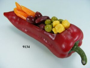 Raudona paprika įdaryta daržovėmis