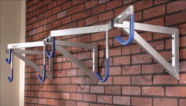 Wall for hanging 5 bicycles