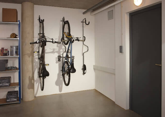 Seinakinnitused jalgrataste lukustamiseks