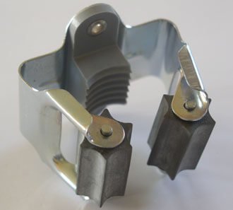 Tool holders with toothed rollers