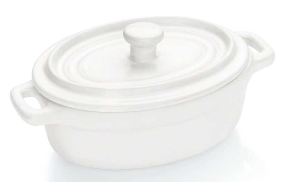Oval ceramic casseroles with lids