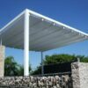 Es werden Aluminium-Pavillons von Sun and Rain CABANA mit Schiebedach gebaut