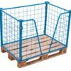 Mesh liners for pallets with a V-shaped cutout