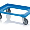 Mėlynas RAL5015 vežimėlis 60x40cm formato dėžėms su 2 fiksuotais, 2 pasukamais guminiais ratukais