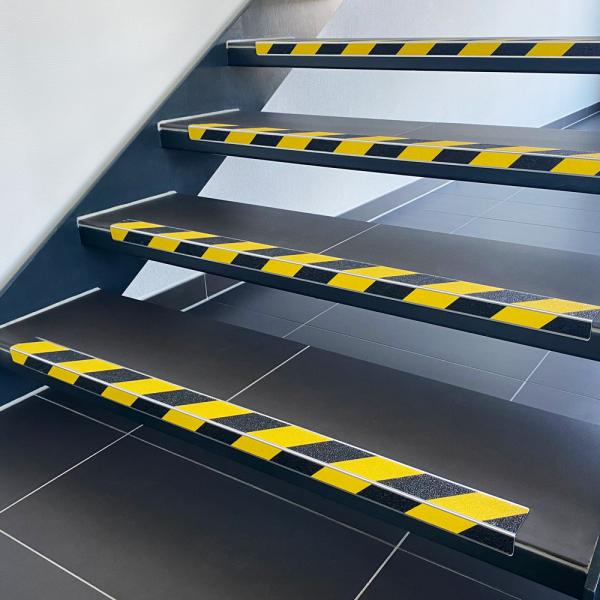Neslidūs aliuminio profiliai laiptams