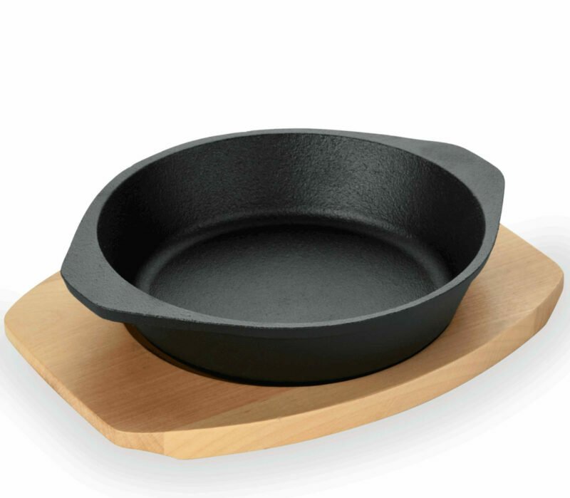 Cast iron pans with table for serving 3528180