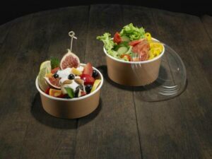 Vienreizējās lietošanas salātu trauki, salātu pasniegšana, salātu pasniegšana līdzi ņemšanai, salātu prezentācija, vienreizējās lietošanas trauki