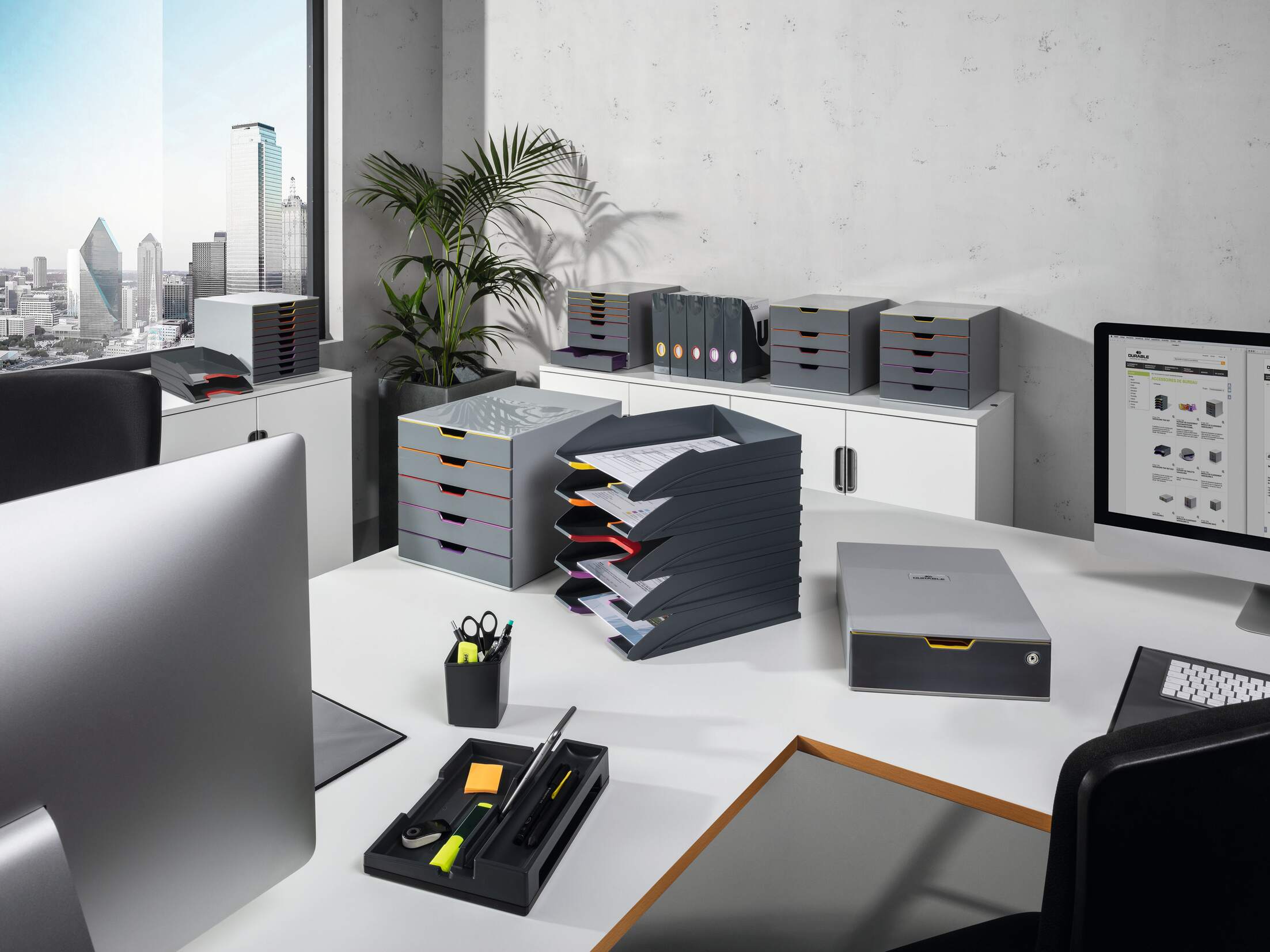 Rakinamas A4 formato stalčius konfidencialiems dokumentams bei asmeniniams daiktams darbo vietoje laikyti