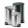 20l capacity trash cans with a lid that can be opened with a pedal
