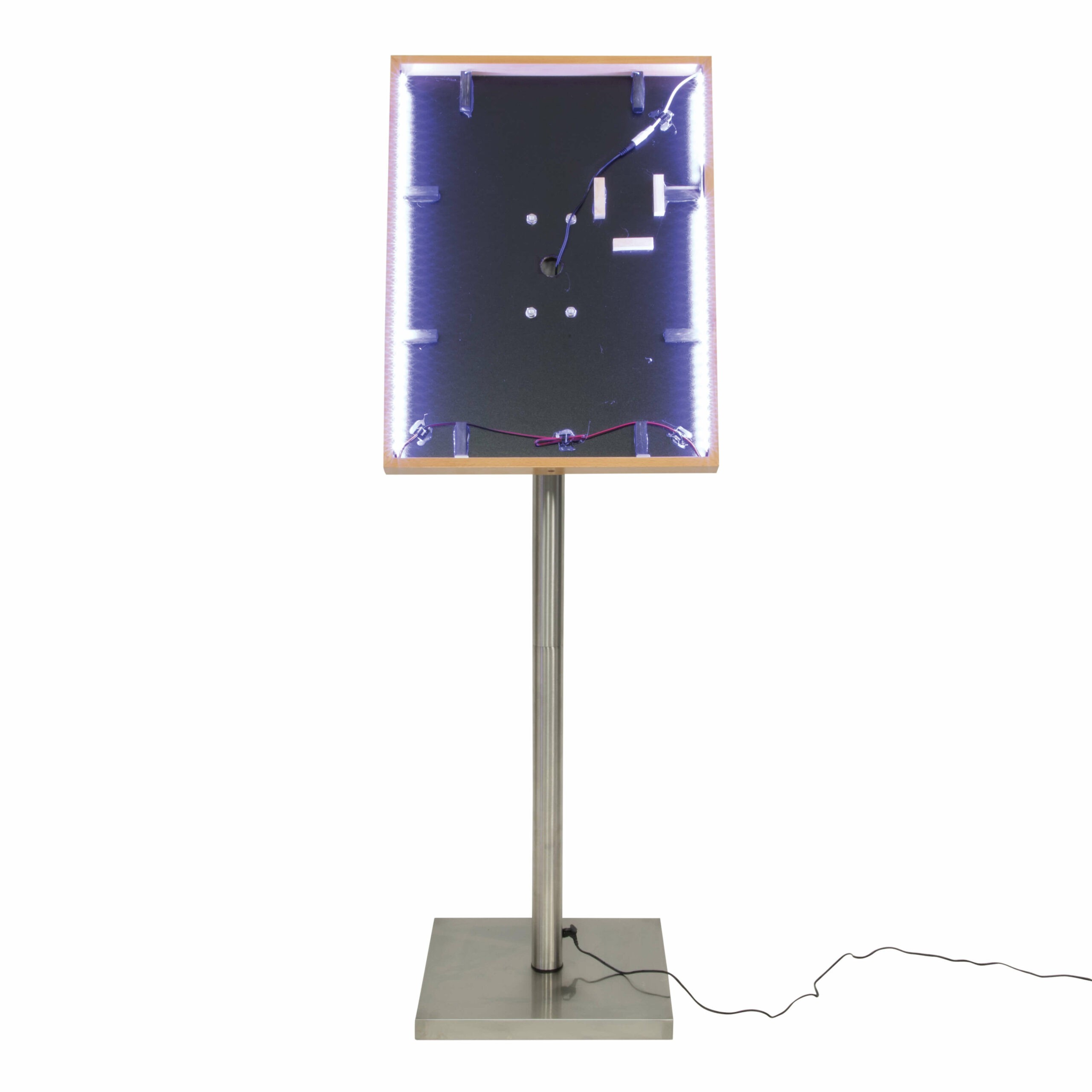 Šviesaus medžio faktūros 4xA4 formato meniu stovas su LED apšvietimu MCS-4A4