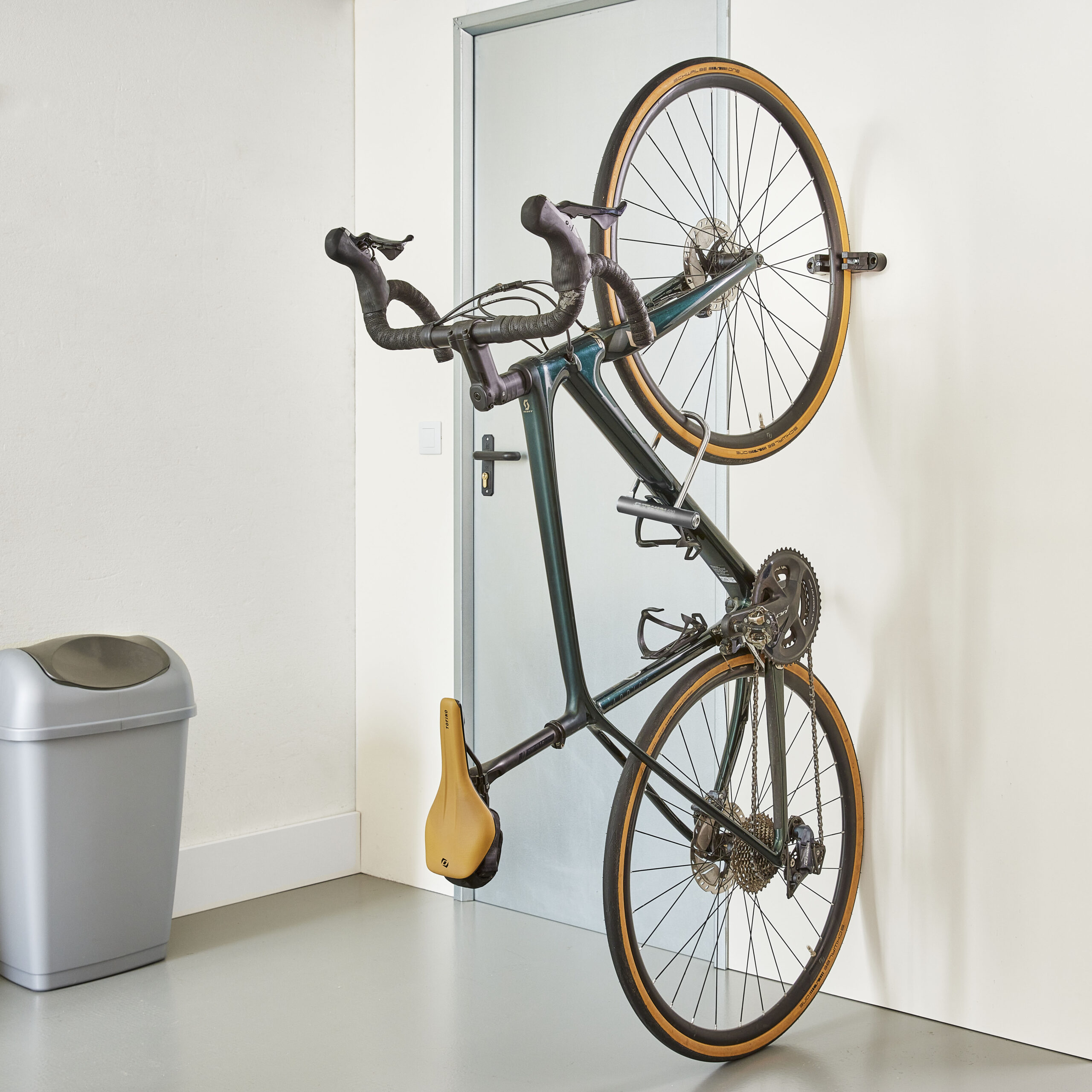 Mottez wall-mounted bike rack M055Q for bikes with 23-70mm tires